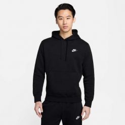 Bluza sportowa męska Nike Club Hoodie PO. Czarne bluzy z kapturem Nike, l, bez wzorów, z kapturem. Za 249.99 zł.