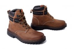 JOSEF SEIBEL 21925 LA66 340 Adelboden crazy horse, trzewiki męskie. Brązowe botki sznurowane Josef Seibel, bez wzorów, ze skóry, bez obcasa, bez zapięcia. Za 471.61 zł.