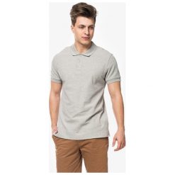 Umbro Polo Charlie M , szary, rozmiar L. Szare koszulki polo sportowe Umbro, l, bez wzorów, z bawełny, bez kołnierzyka, bez ramiączek. W wyprzedaży za 79.99 zł.