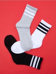 Skarpetki 3 pack - wielobarwny. Skarpety Sinsay, bez wzorów. Za 12.99 zł.