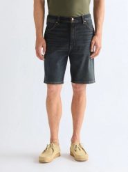 MESKIE SZORTY WRANGLER COWBOY SHORTS PINE 112378442. Zielone szorty Wrangler, bez wzorów, z jeansu. Za 149.99 zł.