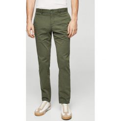 Mango Man - Spodnie Barna2. Eleganckie spodnie marki Mango Man. W wyprzedaży za 99.90 zł.