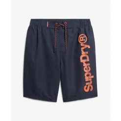 Klasyczne szorty kąpielowe Superdry. Niebieskie sztyblety Superdry, bez wzorów, z materiału, bez obcasa, bez zapięcia. Za 191.65 zł.
