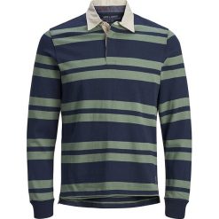 Koszulka polo w kolorze oliwkowo-granatowym. Bezrękawniki marki Jack & Jones. W wyprzedaży za 59.95 zł.