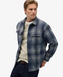 Superdry Wool Blend Miller Overshirt - koszula oversize z mieszaniny wełny. Niebieskie koszule Superdry, s, z aplikacjami, z bawełny, bez kołnierzyka, bez ramiączek. Za 430.25 zł.