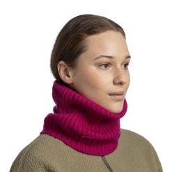 Komin z wełny merino Knitted Norval. Czerwone szaliki Buff, bez wzorów, z materiału. Za 225.00 zł.