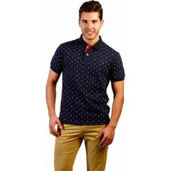 Koszulka polo w kolorze granatowym ze wzorem. Koszulki polo sportowe marki The Time of Bocha. W wyprzedaży za 99.95 zł.