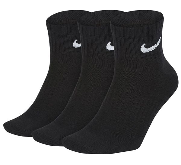 Skarpetki Nike Nike Codziennie Lekkie Dorosłych. Czarne skarpetki sportowe Nike, bez wzorów, z bawełny. Za 151.99 zł.