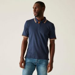 Koszulka turystyczna polo męska Adryan. Czerwone koszulki polo Regatta, m, bez wzorów, bez kołnierzyka, bez ramiączek. W wyprzedaży za 148.00 zł.