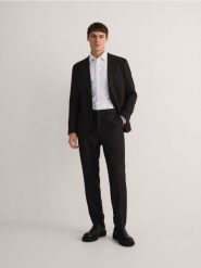 Wzorzysta koszula regular fit - biały. Białe koszule Reserved, l, bez wzorów, z bawełny, bez kołnierzyka, bez ramiączek. W wyprzedaży za 49.99 zł.