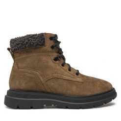 Trapery s.Oliver. Brązowe trapery S.Oliver, bez zapięcia. Za 399.99 zł.