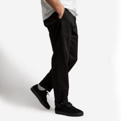 Spodnie chinos na deskorolkę CN500 Heavy czarne. Czarne eleganckie spodnie Decathlon, na co dzień, m, z bawełny, sportowe. Za 139.99 zł.