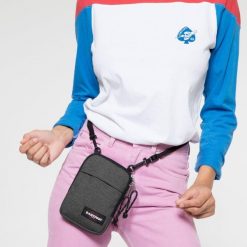 Torba na ramię Eastpak Buddy. Czarne torby na ramię Eastpak, bez wzorów, na ramię, bez dodatków. Za 62.03 zł.
