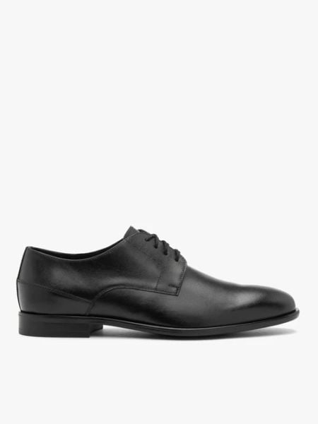 Czarne półbuty ze skóry licowej eleganckie sznurowane. Czarne eleganckie półbuty Ryłko, bez wzorów, z jeansu, bez obcasa, na płaskiej podeszwie, bez zapięcia. Za 429.99 zł.