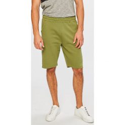 Fila - Szorty. Krótkie spodenki sportowe marki Fila. W wyprzedaży za 119.90 zł.