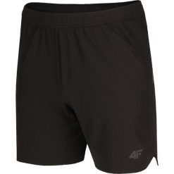 Spodenki treningowe męskie SKMF004 - głęboka czerń. Krótkie spodenki sportowe marki 4F. W wyprzedaży za 89.99 zł.