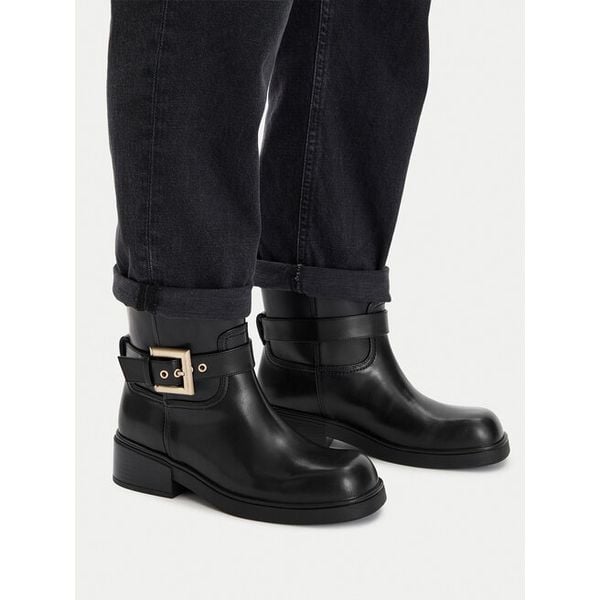 Botki Armani Exchange. Czarne klapki Armani Exchange. Za 1,169.00 zł.