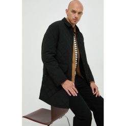 Sisley kurtka męska kolor czarny przejściowa. Czarne kurtki Sisley, l, bez wzorów, bez kaptura. W wyprzedaży za 559.99 zł.