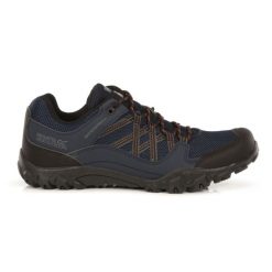 Buty trekkingowe męskie Edgepoint III Regatta. Niebieskie buty trekkingowe Regatta, bez wzorów, z poliesteru, bez zapięcia, trekkingowe. W wyprzedaży za 249.99 zł.