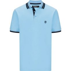 Koszulka polo w kolorze niebieskim. Bezrękawniki marki RNT23. W wyprzedaży za 79.95 zł.