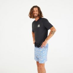 Koszulka UV surfingowa męska Olaian Blackflower UPF50+ krótki rękaw. Czarne bluzki z długim rękawem OLAIAN, l, bez wzorów, z dzianiny, bez kołnierzyka, bez ramiączek. Za 49.99 zł.