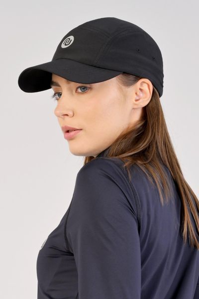 Czapka z daszkiem do biegania Unisex Nessi Sportswear. Czarne czapki z daszkiem NESSI SPORTSWEAR, bez wzorów, z elastanu. Za 279.00 zł.