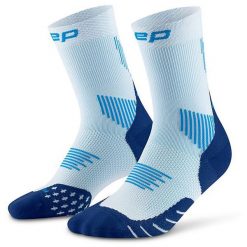Męskie krótkie skarpety kompresyjne sportowe Core Run do połowy łydki CEP. Niebieskie odzież kompresyjna CEP, bez wzorów, z elastanu. Za 79.00 zł.