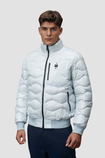 BLAUER Błękitna męska kurtka Daniel Short Jackets, Rozmiar M. Niebieskie kurtki Blauer USA, na zimę, l, bez wzorów, z materiału, bez kaptura. W wyprzedaży za 799.99 zł.