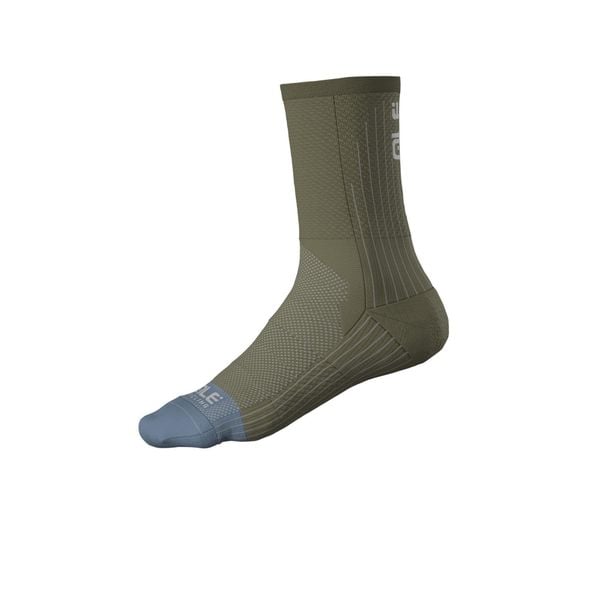 Skarpetki rowerowe Alé Cycling Color Block. Niebieskie skarpety ALÉ CYCLING, bez wzorów. Za 93.99 zł.