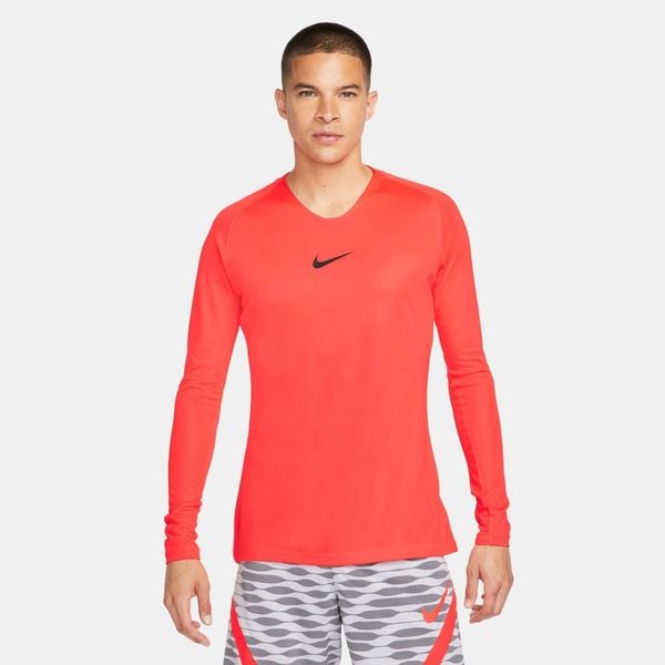 Koszulka Termoaktywna piłkarska męska Nike Dry Park First Layer. Czerwone bielizna termoaktywna Nike, m, bez wzorów, z materiału, bez ramiączek, do piłki nożnej. Za 124.95 zł.