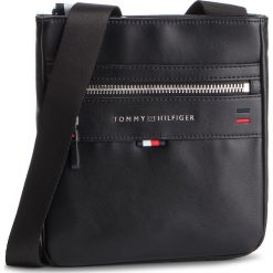Saszetka TOMMY HILFIGER - Elevated Mini Crossover Novelty AM0AM04640 002. Saszetki i nerki marki Tommy Hilfiger. Za 359.00 zł.