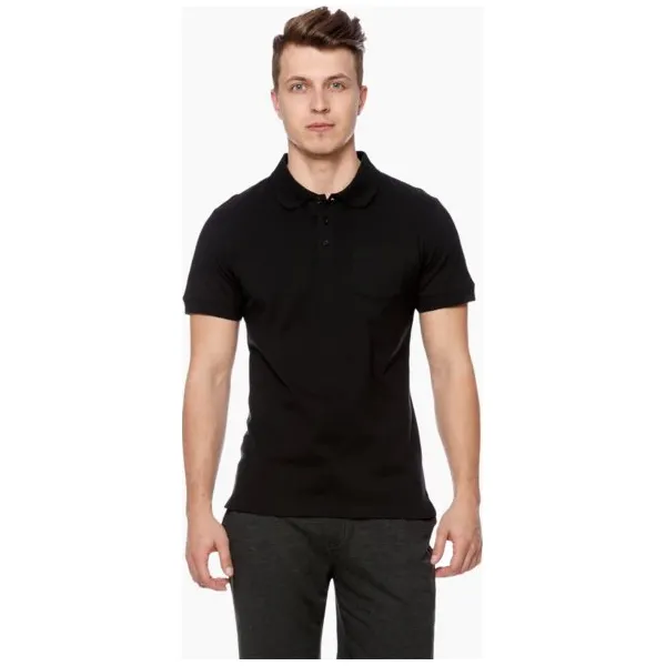 Umbro Polo Roberto , czarny, rozmiar L. Czarne koszulki polo sportowe Umbro, l, bez wzorów, z bawełny, bez kołnierzyka, bez ramiączek. W wyprzedaży za 47.99 zł.