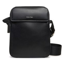 Saszetka Calvin Klein. Czarne saszetki i nerki CALVIN KLEIN, bez wzorów. Za 309.99 zł.