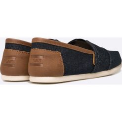 Toms - Mokasyny. Niebieskie mokasyny Toms, bez wzorów, z materiału, z okrągłym noskiem, bez obcasa, bez zapięcia. W wyprzedaży za 139.90 zł.