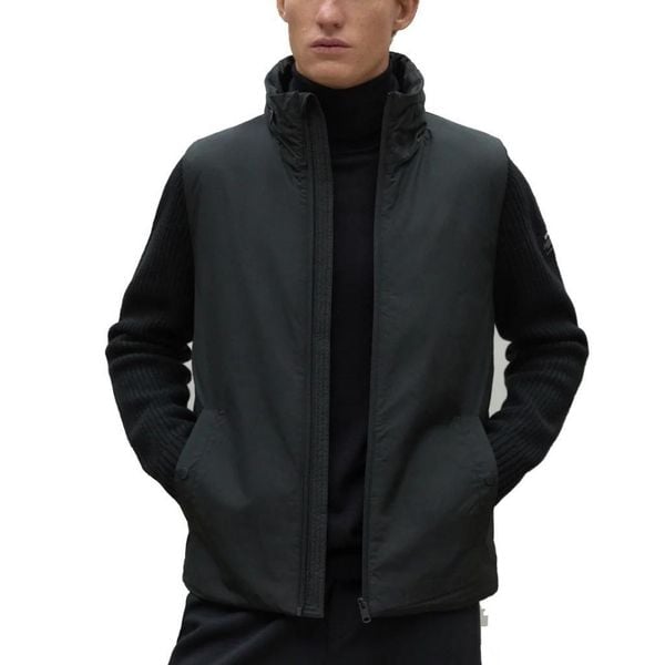 Kurtka ECOALF TIPA Czarny. Czarne kurtki Ecoalf, bez wzorów, z tkaniny, bez kaptura. Za 614.99 zł.