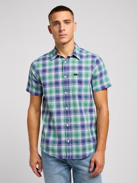 LEE MĘSKA KOSZULA LEE LEE BUTTON DOWN SS DANDY GREEN 112349961. Zielone koszule Lee, m, bez wzorów, bez kołnierzyka, bez ramiączek. Za 139.99 zł.
