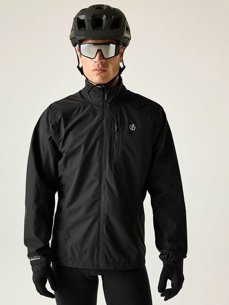 Dare 2b Kurtka kolarska "Tor" w kolorze czarnym rozmiar: M. Czarne kurtki outdoor i hardshell Dare 2B, m, bez wzorów, bez kaptura. Za 192.79 zł.