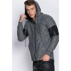 Szara Bluza Striving. Szare bluzy marki Born2be. Za 69.99 zł.