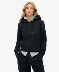 Superdry Bluza z kapturem Essential Logo haftowana – Relaxed Fit – ECLIPSE NAVY. Niebieskie bluzy z kapturem Superdry, z aplikacjami, z bawełny, z kapturem. Za 250.50 zł.