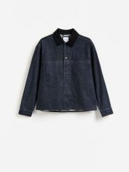 Jeansowa kurtka z kołnierzem - granatowy. Niebieskie kurtki Reserved, l, bez wzorów, z denimu, bez kaptura. Za 169.99 zł.