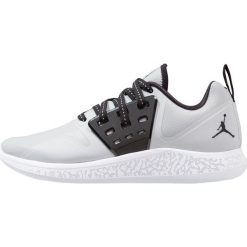 Jordan GRIND Obuwie do koszykówki wolf grey/black/white. Buty treningowe marki Jordan. W wyprzedaży za 407.15 zł.