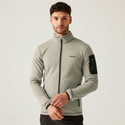 Softshell turystyczny męski Aldean. Szare kurtki softshell Regatta, m, bez wzorów, z softshellu, bez kaptura. W wyprzedaży za 249.99 zł.
