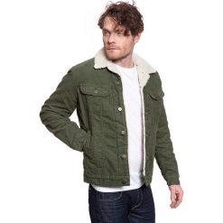 KURTKA ZIMOWA LEE SHERPA JACKET OLIVE GREEN L87AQM25 112122860. Zielone kurtki Lee, na zimę, l, bez wzorów, z bawełny, bez kaptura. Za 369.99 zł.