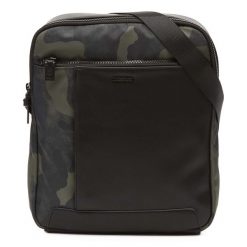 Torebka LUMBERJACK LK 3565. Czarne torby na ramię Lumberjack, bez wzorów, z poliesteru, średnie, bez dodatków. Za 129.99 zł.