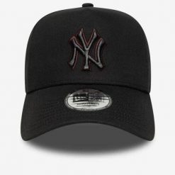 Czapka New Era Team Outline NYY Czarna. Czarne czapki zimowe New Era, bez wzorów. Za 126.86 zł.