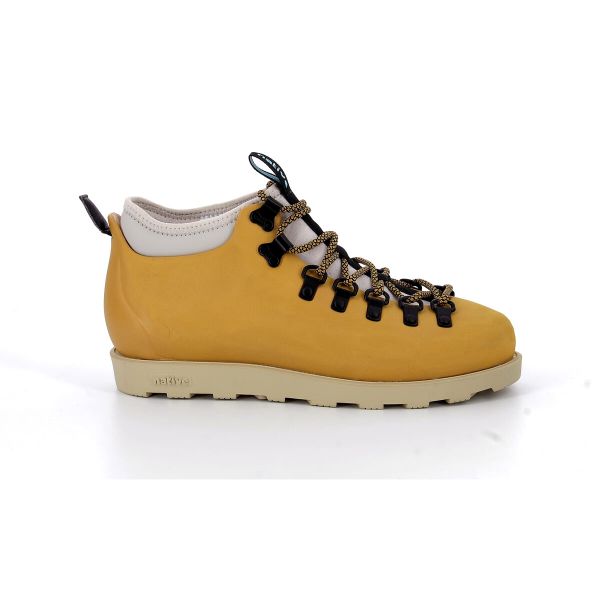 Buty turystyczne zimowe uniseks Native Fitzsimmons Citylite. Żółte buty turystyczne Native Shoes, na jesień, bez wzorów, z materiału, za kostkę, bez zapięcia, trekkingowe. Za 349.99 zł.