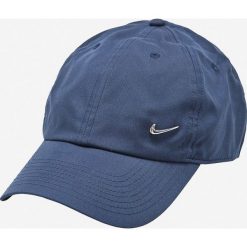 Nike Sportswear - Czapka. Czapki z daszkiem marki Nike Sportswear. W wyprzedaży za 39.90 zł.