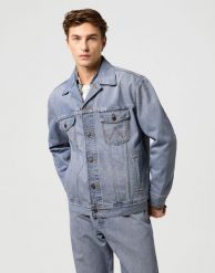 MESKA KURTKA JEANSOWA WRANGLER ANTI FIT JACKET LIGHT ICE 112371446. Kurtki Wrangler, xl, bez wzorów, z jeansu, bez kaptura. Za 299.99 zł.