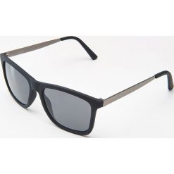 Okulary przeciwsłoneczne - Czarny. Okulary przeciwsłoneczne marki Cropp. Za 29.99 zł.