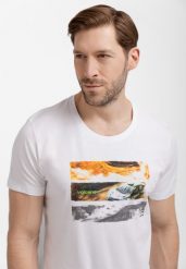 T-shirt z printem T-RELI. Białe t-shirty Volcano, m, bez wzorów, z materiału, bez kołnierzyka, bez ramiączek. Za 69.99 zł.